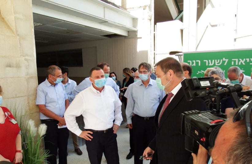 Health Minister Yuli Edelstein visits Soroka Medical Center on June 9, 2020 (photo credit: Courtesy)