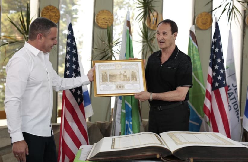 American-Israeli basketball player Tal Brody during the ceremony where he was signed into the Jewish National Fund's Golden Book (photo credit: YOSI ZELIGER KKL- JNF PUBLIC RELATIONS BRANCH)