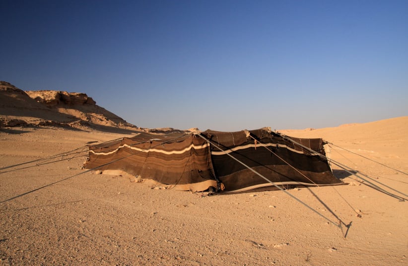 Tent in the desert, illustrative (photo credit: WIKIMEDIA COMMONS/YEOWATZUP)
