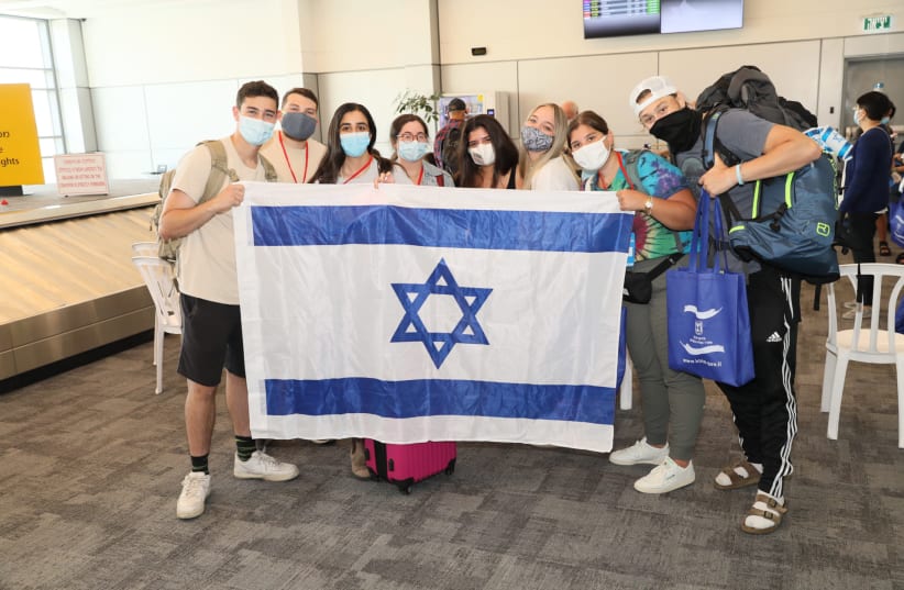 38 Olim land in Israel as part of a Nefesh B’Nefesh Group Aliyah Flight (photo credit: NETANEL COHEN)