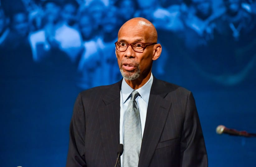 Kareem Abdul-Jabbar speaks during The Gordon Parks Foundation's annual awards dinner and Auction in New York City, June 4, 2019. (photo credit: SEAN ZANNI/PATRICK MCMULLAN VIA GETTY IMAGES)