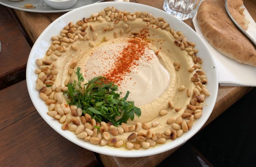 Hummus dish with tahini (photo credit: PIXABAY)