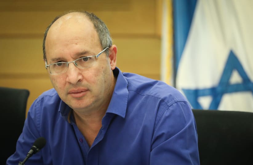 Avi Nissenkorn attends an emergency conference on disasters at construction sites in Israeli, at the Knesset, on May 27, 2019 (photo credit: NOAM REVKIN FENTON/FLASH90)