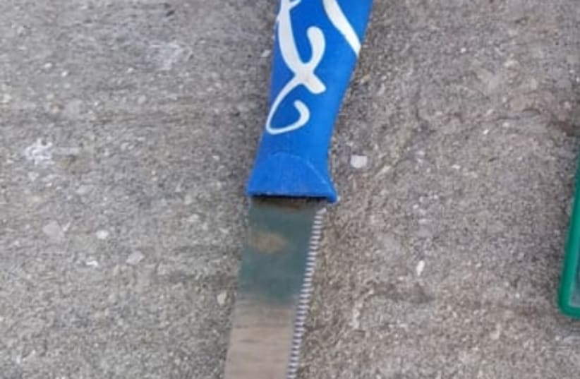 Knife used by assailant in attempted stabbing near Hebron (photo credit: COURTESY ISRAEL POLICE)