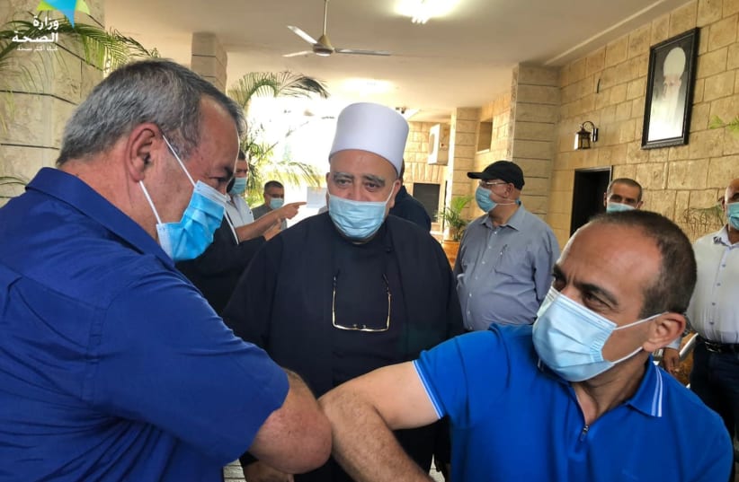 Prof. Ronni Gamzu visits the Druze village of Julius on October 10, 2020 (photo credit: HEALTH MINISTRY)