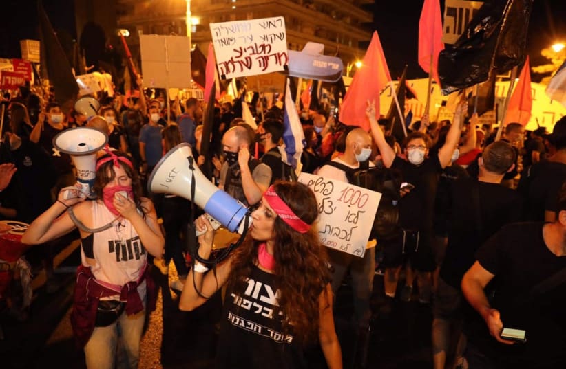 Anti-Netanyahu protesters gather at Balfour on October 17 (photo credit: MARC ISRAEL SELLEM)