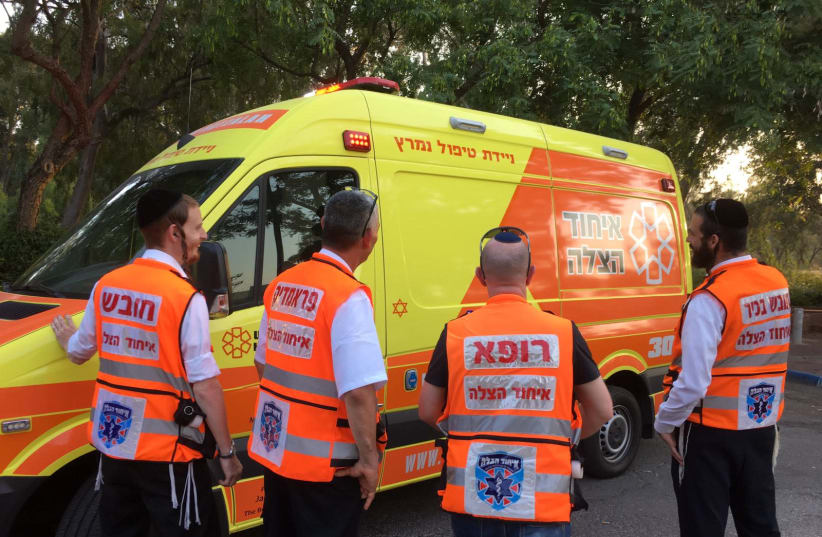 United Hatzalah Mobile Intensive Care Unit team - illustration (photo credit: UNITED HATZALAH‏)