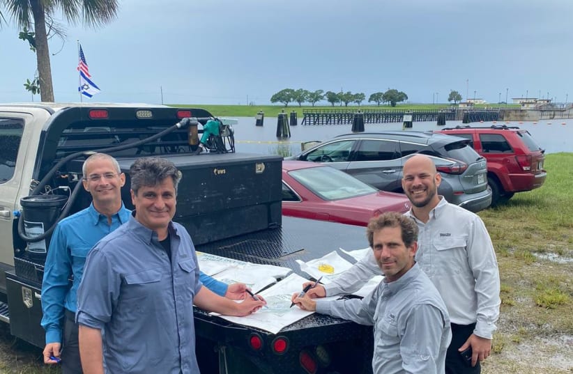 A team of Israeli researchers from BlueGreen arrive at Lake Okeechobee, FL to help curb a toxic algae bloom. (photo credit: BLUEGREEN WATER TECHNOLOGIES)