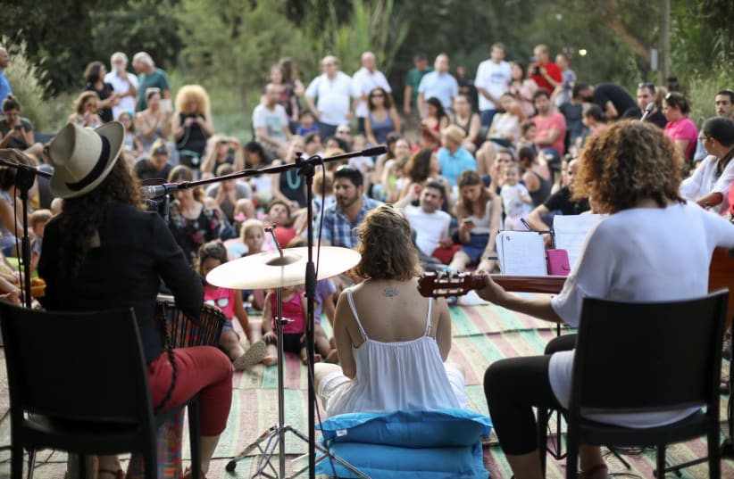 People are see gathering at a Beit BINA event. (photo credit: BINA - THE JEWISH MOVEMENT FOR SOCIAL CHANGE)