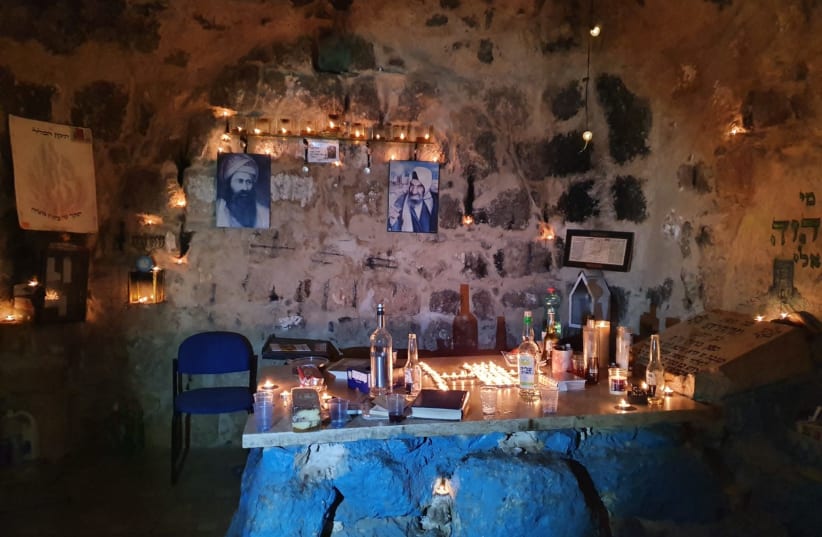 Illegal gathering at the Tomb of the Maccabees during the coronavirus lockdown, January 10, 2021 (photo credit: ISRAEL POLICE)
