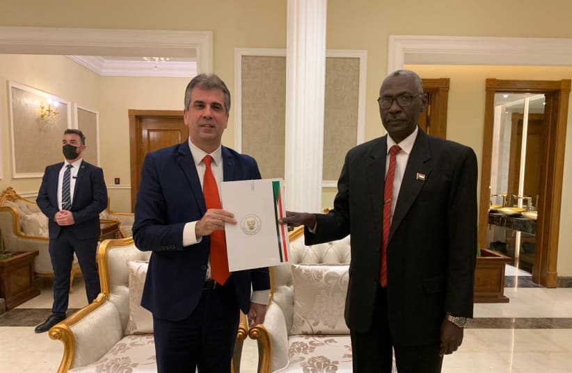 Intelligence Minister Eli Cohen signs an MOU with Sudan's Defense Minister Yassin Ibrahim Yassin (photo credit: INTELLIGENCE MINISTRY)
