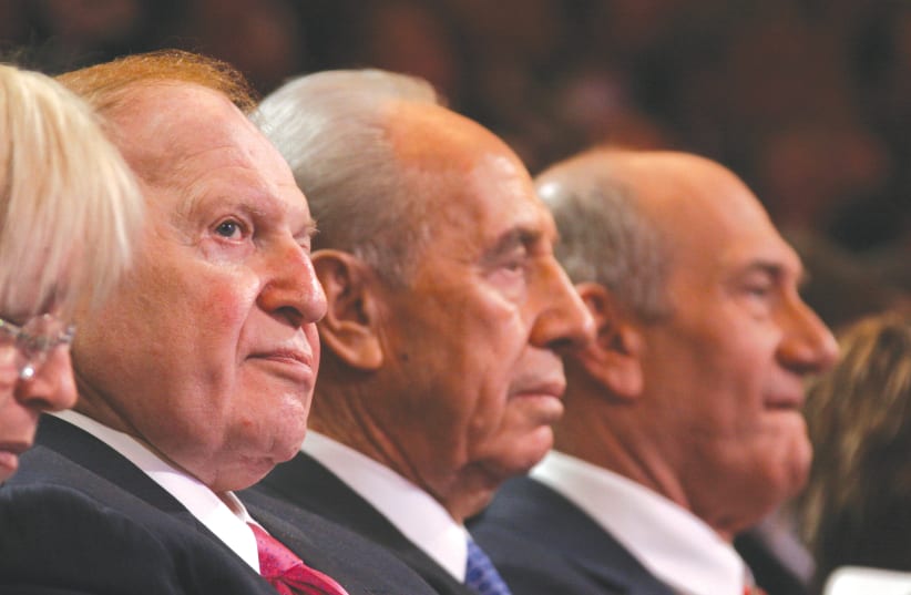 (FROM LEFT), Sheldon Adelson, former president Shimon Peres and former prime minister Ehud Olmert attend a conference in Jerusalem in 2008. (photo credit: ANNA KAPLAN/FLASH90)