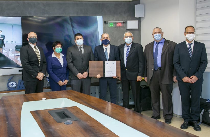 IAI, Korea Aerospace Industries sign a MOU for manned & unmanned teaming systems (photo credit: IAI)
