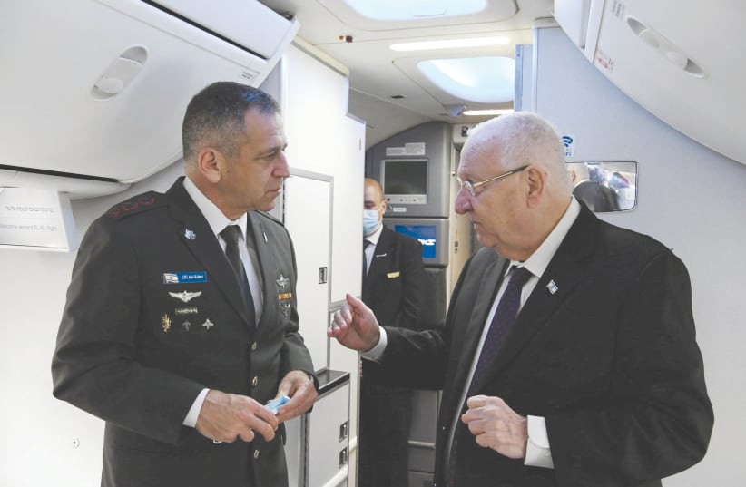 PRESIDENT REUVEN RIVLIN on board the flight to Germany. (photo credit: AMOS BEN-GERSHOM/GPO)