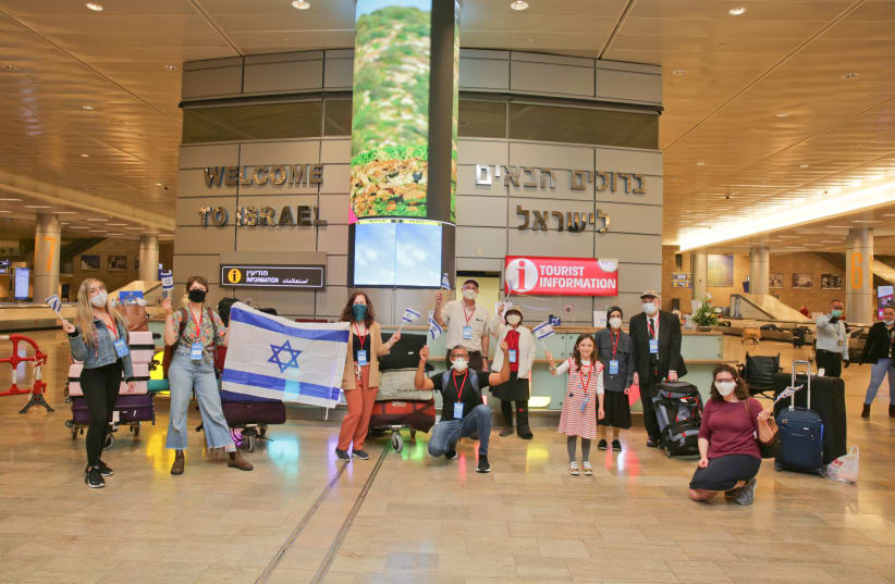 New Olim at BGA make Aliyah during Corona  (photo credit: YONIT SCHILLER)