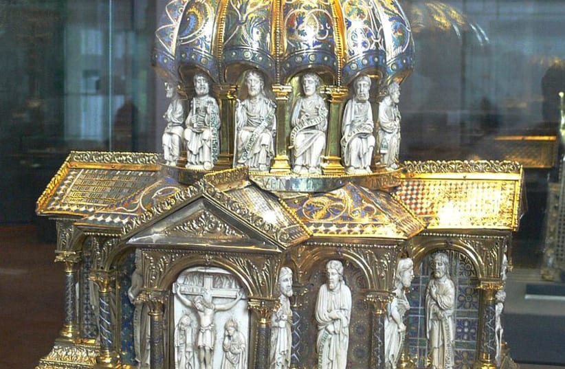 Dome reliquary, end of 12th century, from the Guelph Treasure  (photo credit: Wikimedia Commons)