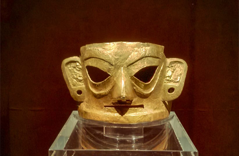 Golden Mask in Jinsha Site Museum, Chengdu City, Sichuan Province. (photo credit: Wikimedia Commons)