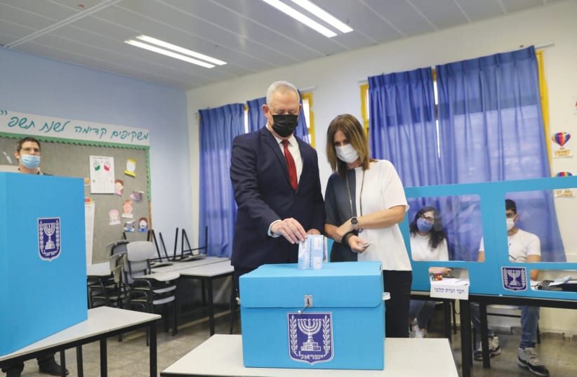 Alternate Prime Minister Benny Gantz is seen voting. (photo credit: ELAD MALKA)
