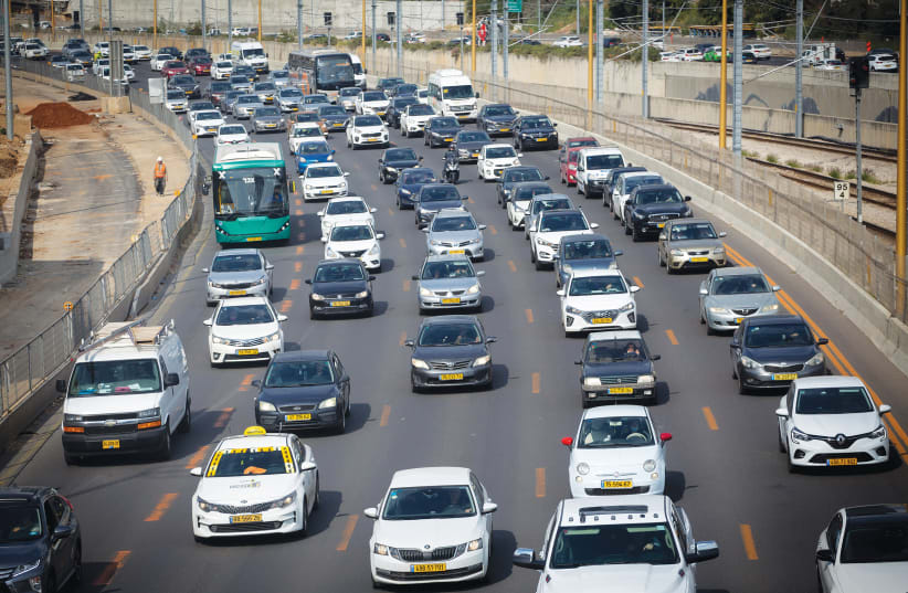 TRAFFIC JAMS on Tuesday, during the week of Passover. (photo credit: MIRIAM ALSTER/FLASH90)