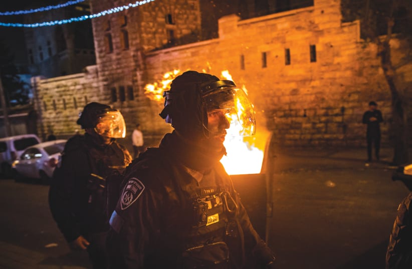 POLICE AT Damascus Gate, April 26. (photo credit: OLIVIER FITOUSSI/FLASH90)