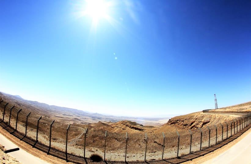 A WIDE-ANGLE view across the border looking at the wastes of Sinai. (photo credit: ORI LEWIS)