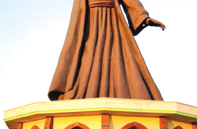 Statue of Rumi (1207-1273) in Buca, Turkey. Photograph by Faik Sarıkaya/wowTURKEY.com. (photo credit: Wikimedia Commons)