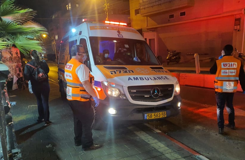United Hatzalah volunteers on an ambulance shift (illustration) (photo credit: UNITED HATZALAH‏)