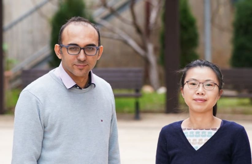 L-R: Assistant Professor Ramez Daniel and Dr. Ximing Li (photo credit: RAMI SHLUSH / TECHNION)