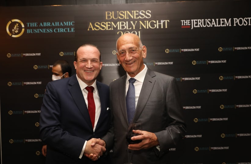 H.E. Dr. Dr. h.c Raphael Nagel and former prime minister Ehud Olmert at the gala for The Global Investment Forum (photo credit: YONATAN SINDEL/FLASH 90 AND MARC ISRAEL SELLEM)
