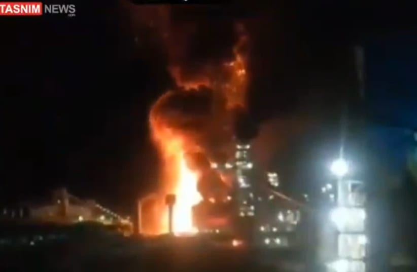 Fire at Zarand Iranian Steel Company, June 6, 2021 (photo credit: SCREENSHOT/TASNIM NEWS AGENCY)