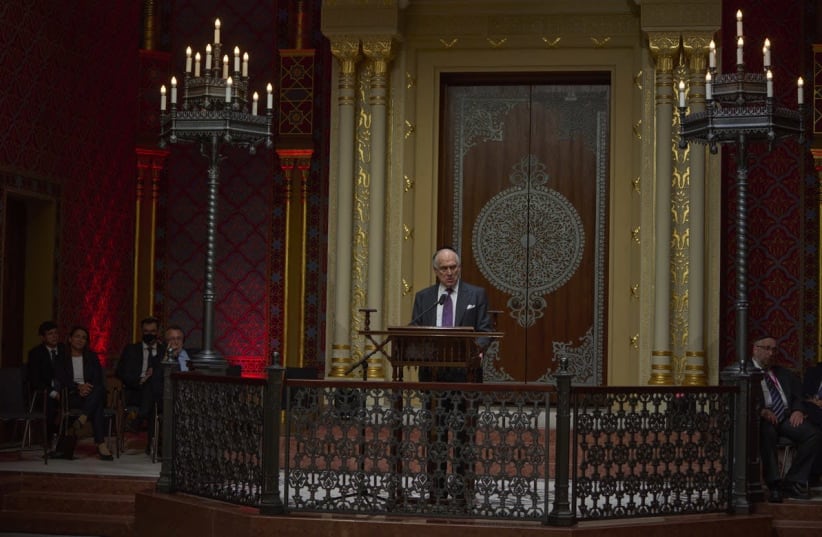 (c) Doron Ritter/For World Jewish Congress: WJC President Ronald S. Lauder delivers remarks at the ceremony marking the reopening of the Rumbach synagogue (photo credit: DORON RITTER)
