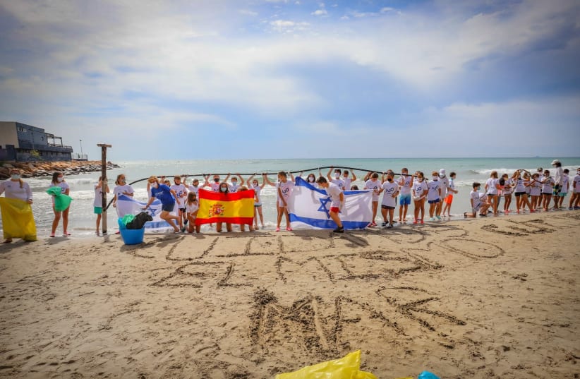 Israel and Spain announce joint Mediterranean beach cleanup (photo credit: Courtesy)