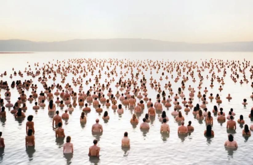 SPENCER TUNICK’S art project at Metzoke Dragot was designed to draw attention to the sinkholes at the Dead Sea. (photo credit: SPENCER TUNICK)
