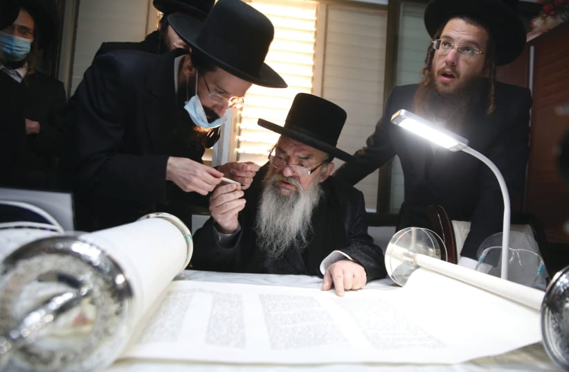 CELEBRATING A  new Torah scroll at the Lvov synagogue in Safed.  (photo credit: DAVID COHEN/FLASH 90)