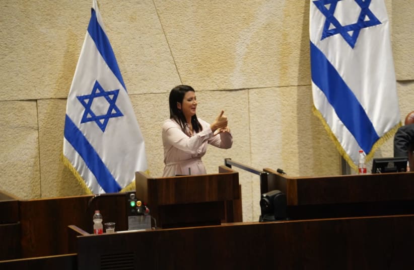 MK Shirley Pinto delivering her opening speech in sign language for the first time in the history of the Knesset.  (photo credit: KNESSET SPOKESPERSON/DANI SHEM TOV)