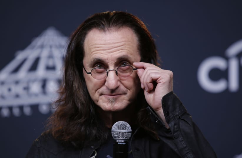 Geddy Lee of Rush at the 32nd Annual Rock & Roll Hall of Fame Induction Ceremony, 2017. (photo credit: REUTERS/EDUARDO MUNOZ)
