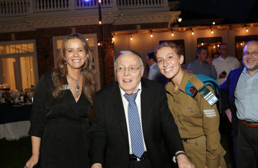  (From L to R) Pninit Cole, |Holocaust survivor Rabbi Jacob Jungreis, and IDF Sgt. Celia Cohen, at a FIDF fundraising event in Lawrence, NY on September 13, 2021. (photo credit: ARON MICHAEL)