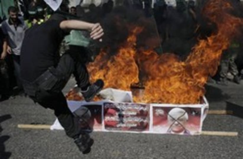 hamas gaza abbas protest (photo credit: AP)