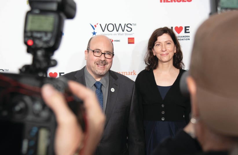  Craig Newmark with wife Eileen at the Bob Woodruff Foundation's Stand Up For Heroes event, 2018 (photo credit: STEFAN RADTKE)