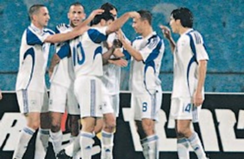 soccer israel team celebrates 248 (photo credit: )
