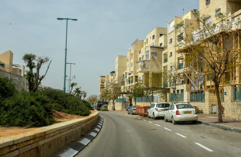  View of a street in the central Israeli city of Elad, April 5, 2020.  (photo credit: AVSHALOM SASSONI/FLASH90)