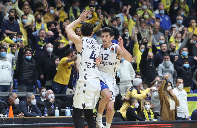  MACCABI TEL AVIV got an all-around team effort to coast to an 87-78 home victory over ALBA Berlin on Tuesday night in Euroleague action. (photo credit: DANNY MARON)