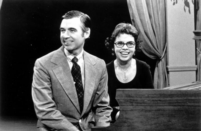  I love you just the way you are: Fred Rogers and his wife, Joanne, sitting at a piano. (photo credit: WIKIPEDIA)