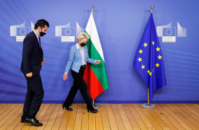  European Commission President Ursula von der Leyen and Bulgaria's Prime Minister Kiril Petkov meet at the European Commission in Brussels, Belgium, December 17, 2021 (photo credit:  REUTERS/JOHANNA GERON)