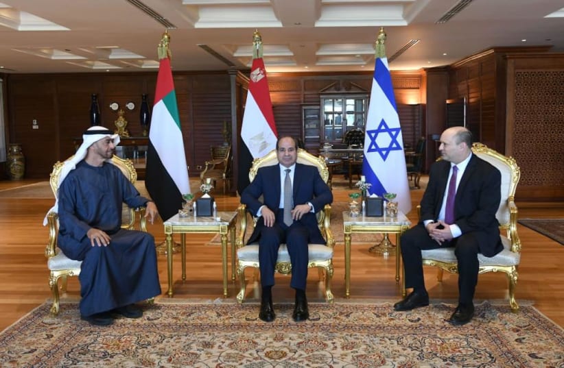 Prime Minister Naftali Bennett meets Egyptian President Abdel Fattah El-Sisi and Crown Prince of Abu Dhabi Sheikh Mohamed bin Zayed bin Sultan Al Nahyan, in Sharm e-Sheikh on March 22. (photo credit: COURTESY OF THE EGYPTIAN PRESIDENCY)