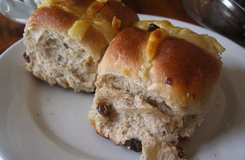  Hot cross buns (photo credit: WIKIMEDIA)