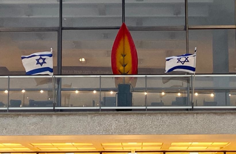  Holocaust Remembrance Day observed in Tel Aviv.  (photo credit: AVSHALOM SASSONI/MAARIV)