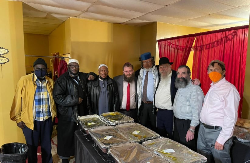 Rabbi Behrman, Rabbi Avtzon, Imam Rasheed Jaaber host, imam Muhammad Jaaber from New Jersey, Mark Appel at Ramadan Iftar event in Brooklyn (photo credit: YAAKOV BEHRMAN)