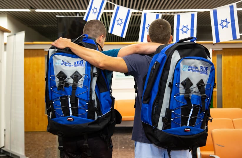  Twin brothers Ari and Ron (18) made aliyah to Israel in July 2022 and will now serve in the elite Sayeret 13 unit of the IDF.  (photo credit: EFRAT FARAJON)