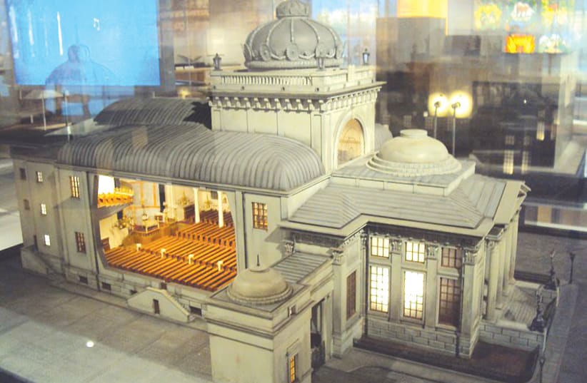  A REPICLA OF the Great Synagogue of Warsaw at the ANU Museum of the Jewish People. (photo credit: WIKIPEDIA)